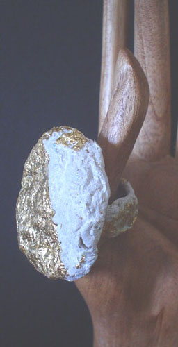 anello oro2,papier machè.