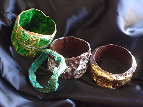 bracciali 4,papier machè.