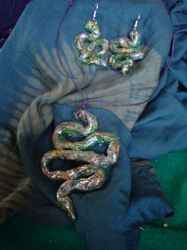 parure serpenti,papier machè.